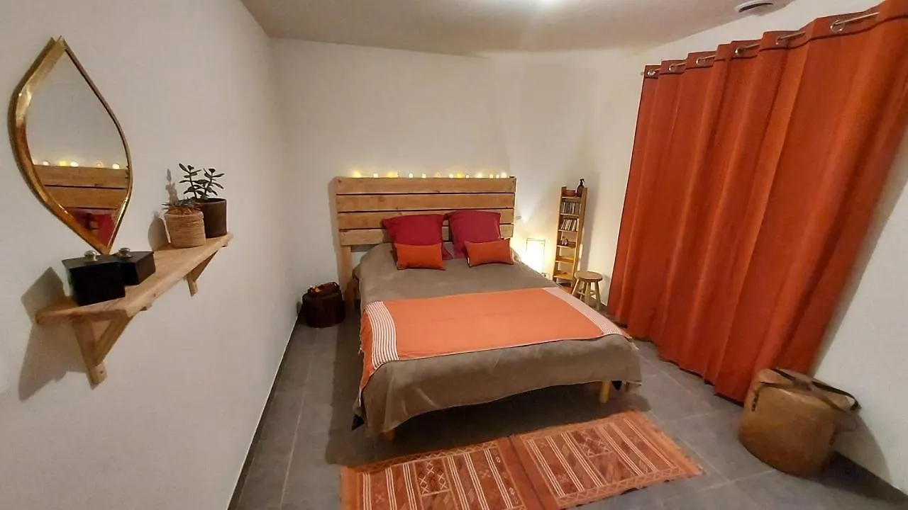 Le P'Tit Gardechois- Gite Cocooning 6-8 Personnes Saint-Andre-de-Cruzieres 0*,  France